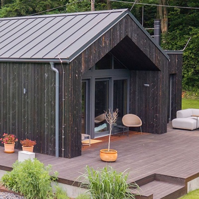 Melč</br></br>Jednoduchý nízkoenergetický dům s důrazem na přírodní materiály.